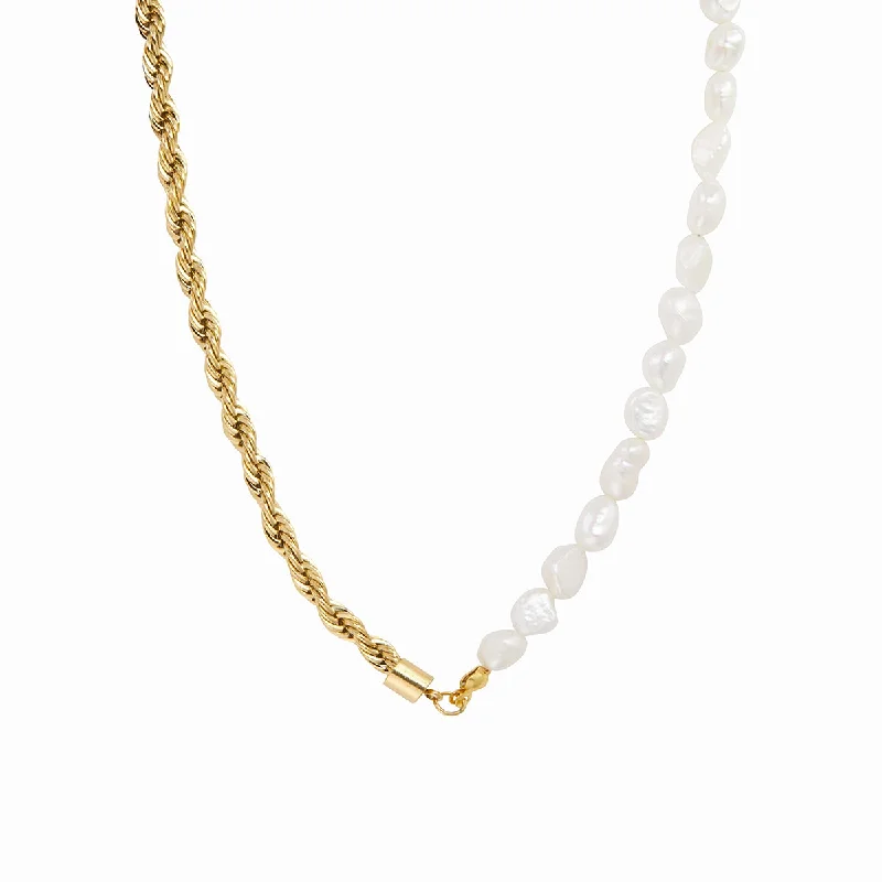 Stunning necklaces and pendants with aquamarine stones for a serene effect-Pearl Rope Chain Necklace - Gold