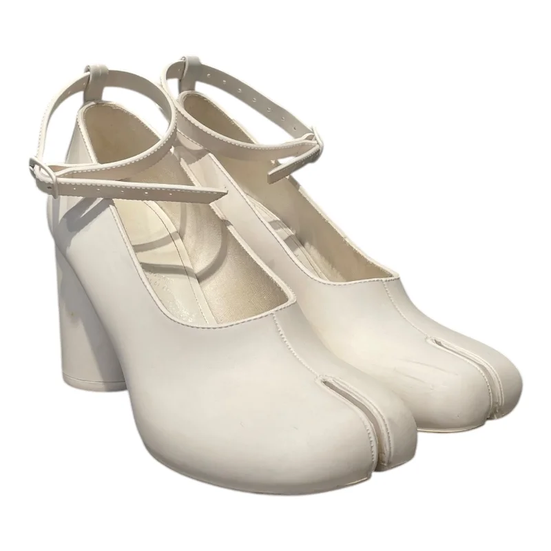 Comfortable sandals for women with contoured footbed and easy-to-adjust straps-Maison Margiela/Heels/EU 39/WHT/MARY-JANE TABI SILICON