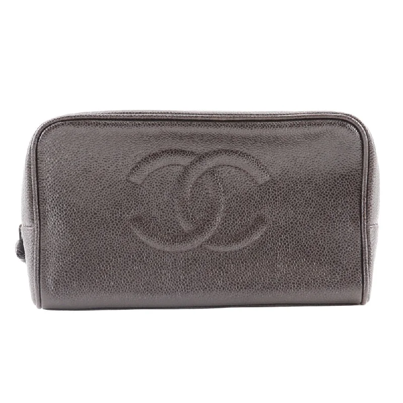 Handle bags with neutral tones for versatility -Gucci  Leather Clutch Bag (Pre-Owned)